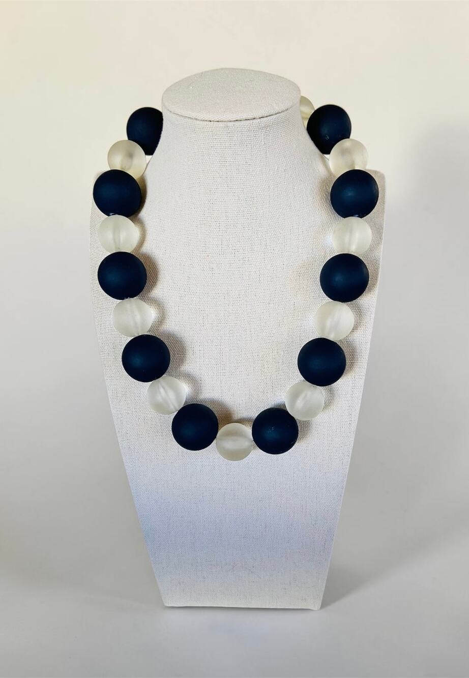 Sea Lily White & Navy Rubber Bead Beaded Necklace Jewelry Fashion Accessory